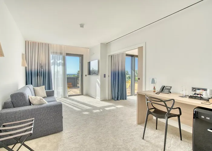 Eden Hotel 4*